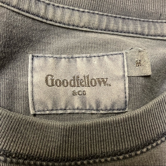 Long-sleeve Pocket Tee - Picture 2 of 2